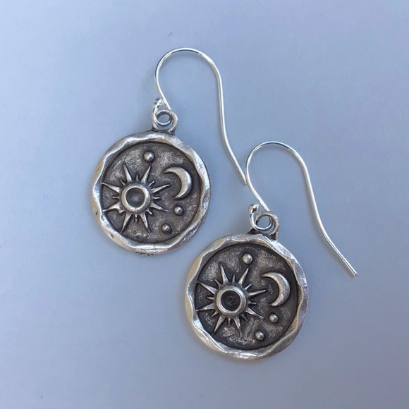 artisan Sundance Charm silver earrings - Picture 3 of 7